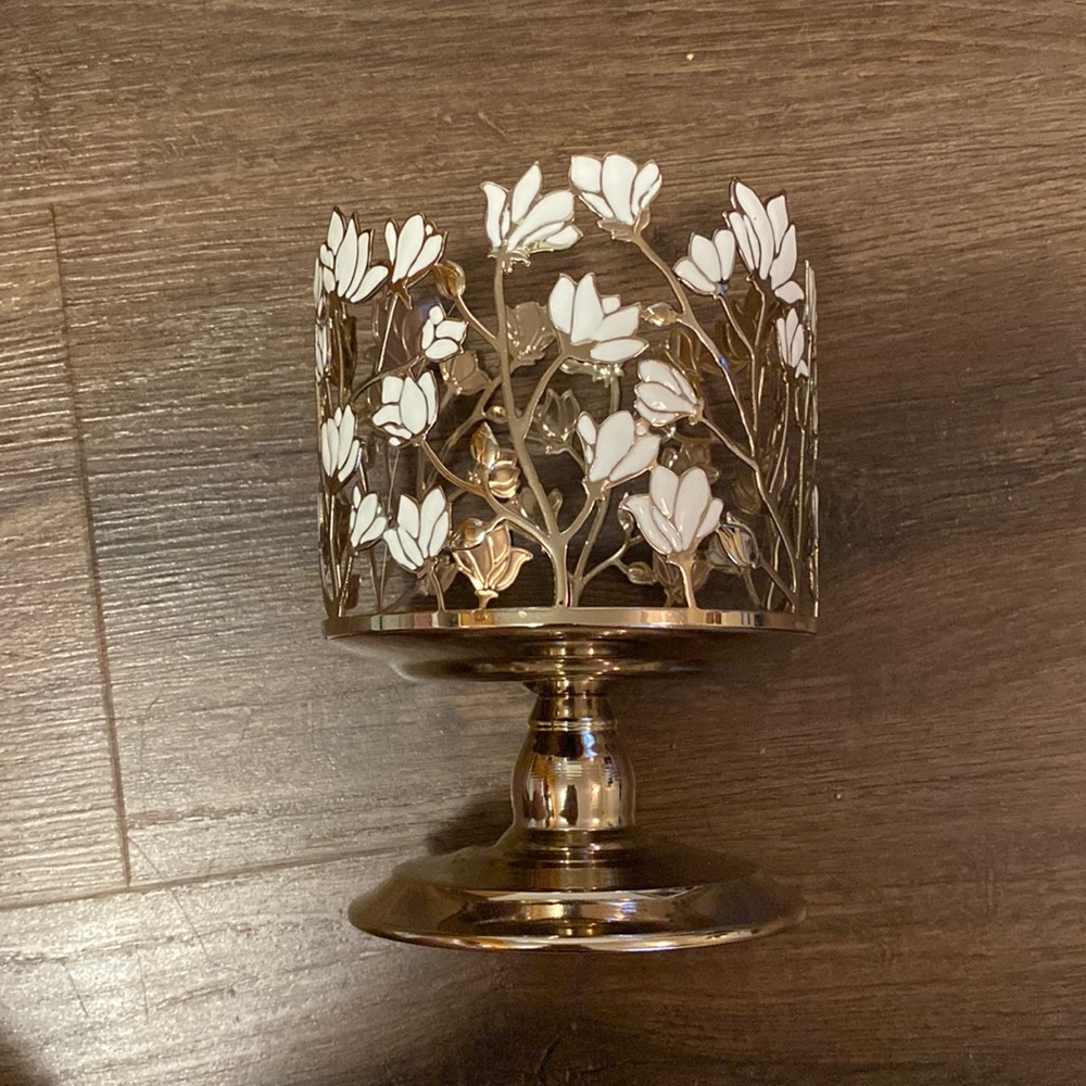 Bath and Body Works candle holder